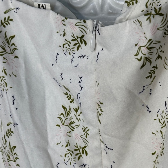 Elegant Floral Royal Princess Jeweled White  Dress Size Medium - Picture 11 of 16